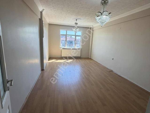 Rüzgar Emlaktan Kiralık 3+1 Site İçinde