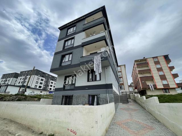 Rüzgar Emlak'tan Otoparklı Geniş 2+1 Daire