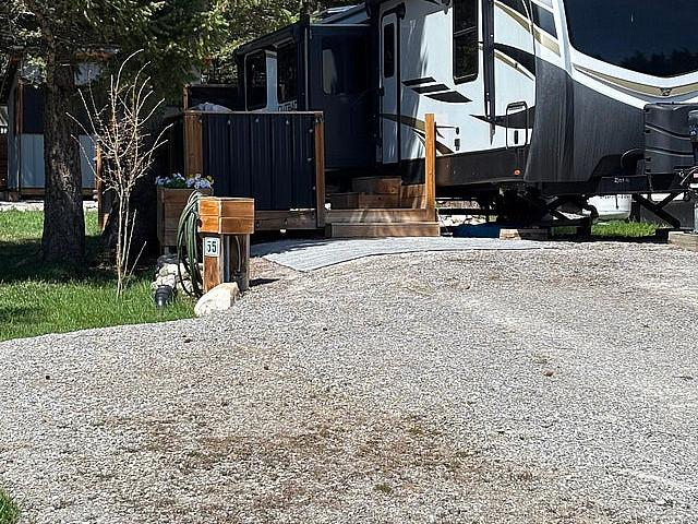 Rv Lot In Crowsnest Pass