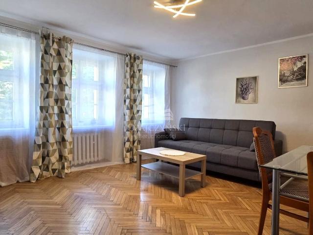 Rynek, ul. Białoskórnicza, rozkładowe, 2 pok 40M2 Wrocław