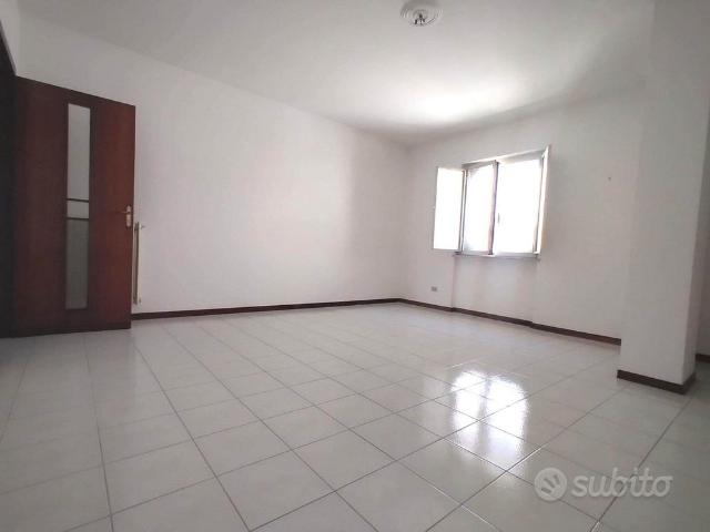 S2 trilocale in centro con box auto
