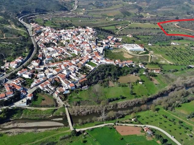 S. Marcos da Serra: Prédio misto com 10 Hectares Ruína e a. 100m² São Marcos Da Serra