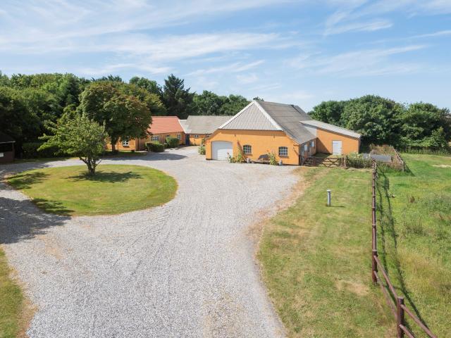 Søndervig Landevej 5, Holmsland