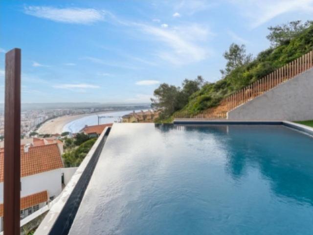 São Martinho T3 2º andar com terraço, piscina e jacuzzi privativo