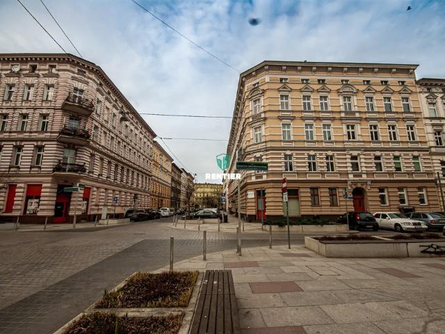 Słoneczne 3 pokoje w odrestaurowanej kamienicy w centrum