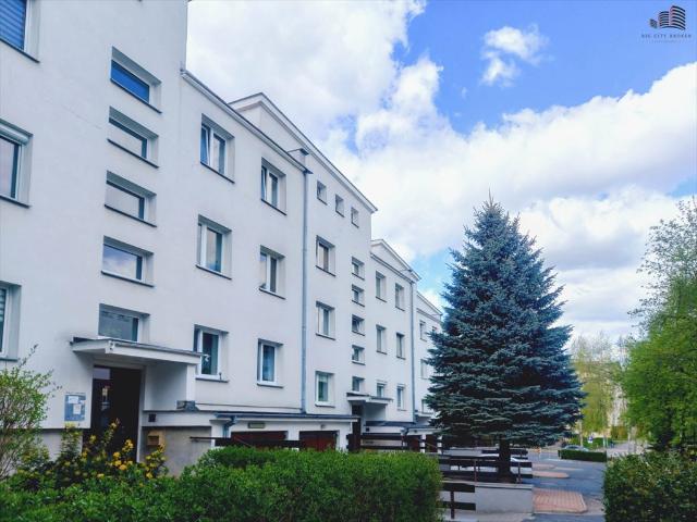 Słoneczne 2 pokojowe mieszkanie z balkonem i piwnicami