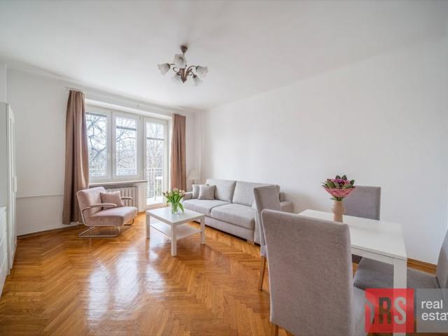 Słoneczne 35m² na Żoliborzu z balkonem i widokiem na zieleń