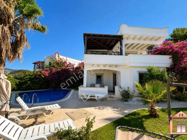 ️s a k a l l ı dan Eskiçeşmede Özel Havuzlu Eşyalı Kiralık Villa