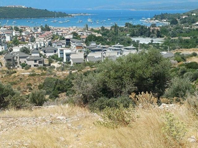 Sığacık'ta Deniz ve Doğa Manzaralı 5 Villalık Arsa