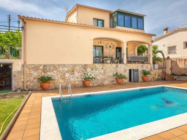 S’Agaró | Elegante villa mediterránea a pocos minutos de la playa de Sant Pol