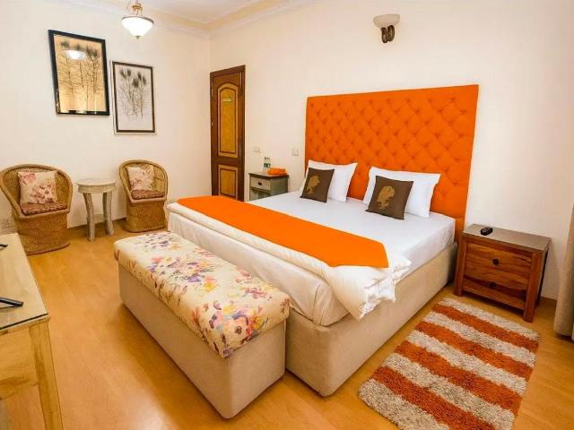S Block Panchsheel Park South Delhi 4 Bedroom 500 Sq. Yd. Builder Floor in Panchsheel Park Delhi Listing ID: #9896