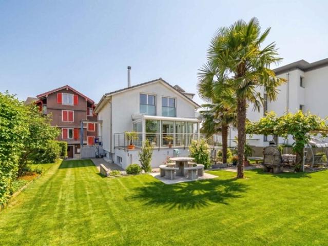 SÜDLICHES FLAIR IN SINS MODERNES 6.5 ZIMMER EINFAMILIENHAUS MIT GARTENIDYLL