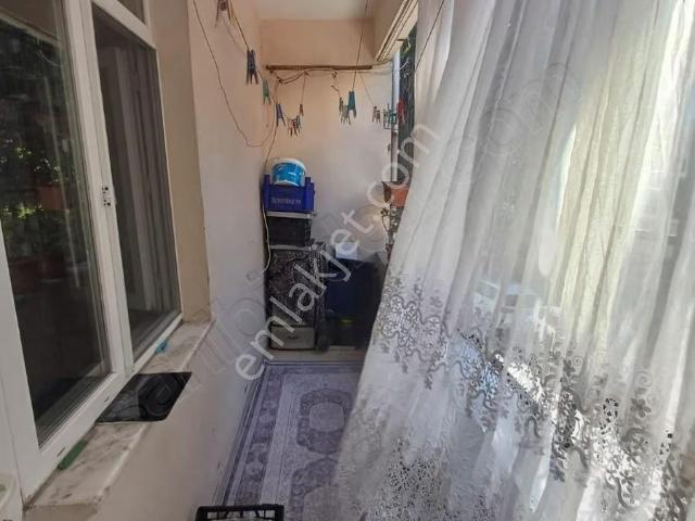 S.çeşme'de Tek Daire Üzerı 5 Katlı Binada Satılık 2. Kat