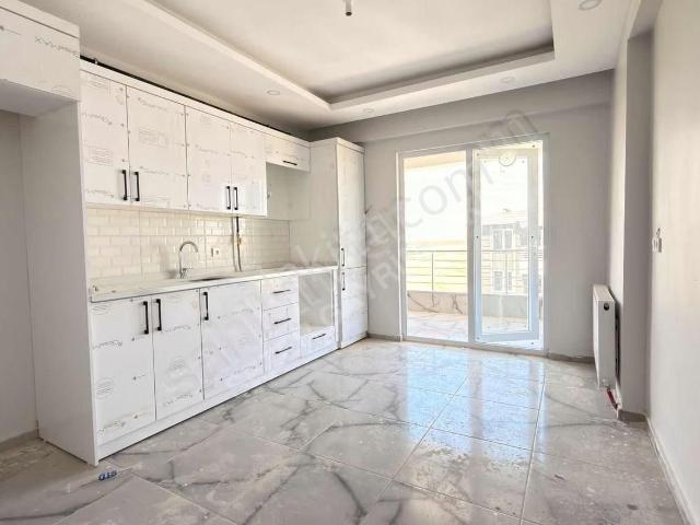 S E Z E R Gayrimenkul'den Kiralık 3+1 Daire hasankeyif Yolunda