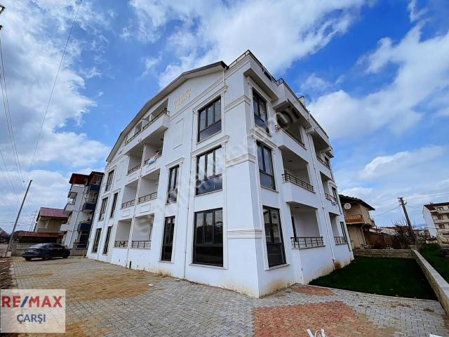 Sıfır 2+1 Asansörlü Arakat Kıralık Daıre