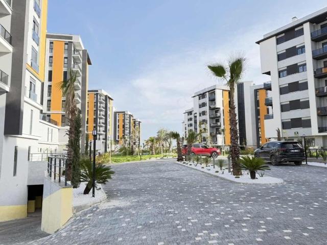 Sıfır_ultra_lüks_site_içinde_havuzlu_kapalı_otoparklı_!