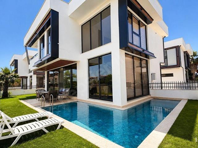 Sıfır Yeni 4+1 Müstakil Havuzlu Ultra Lüks Villa