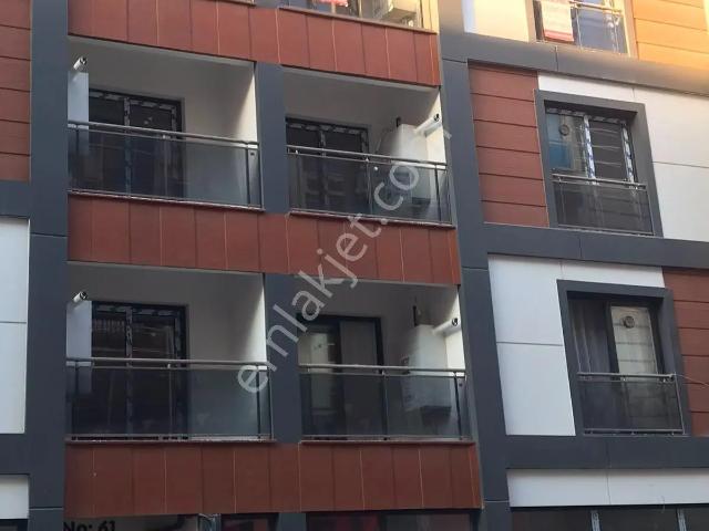 Sıfır Daire Öz Elit Emlak'tan Muradiyede Kiralık 2+1 Cadde Üzerinde