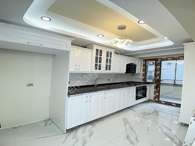 Sıfır İnşaat ! Yüksek Kredi İmkanı İle ! Metrobüse Yakın 2+1 Arakat Daire