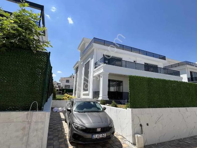 Sıfır Özel Yapım 8+1 Triblex Villa Geniş Açık Alan Oturuma Hazır