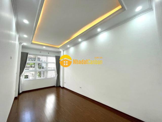Sở hữu ngay nhà ngõ đê la thành nhỏ, giá 11.3 tỷ, 35m2x7t, thang máy