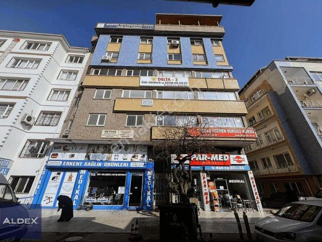 Sıhhıye Merkezde 125 M2 2+1 & 55 M2 Teras Satılık Dubleks Ofis