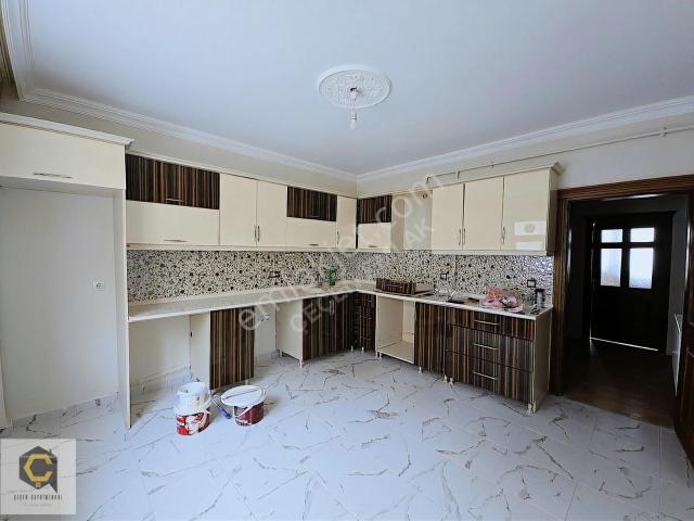 Sılakent'te 155 M2 Ara Kat Satılık 3+1 Daire