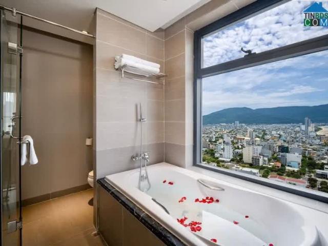 Sập hầm căn hộ Altara 2PN, view xéo biển hướng về biển Mỹ Khê, MT đường Võ Nguyên Giáp