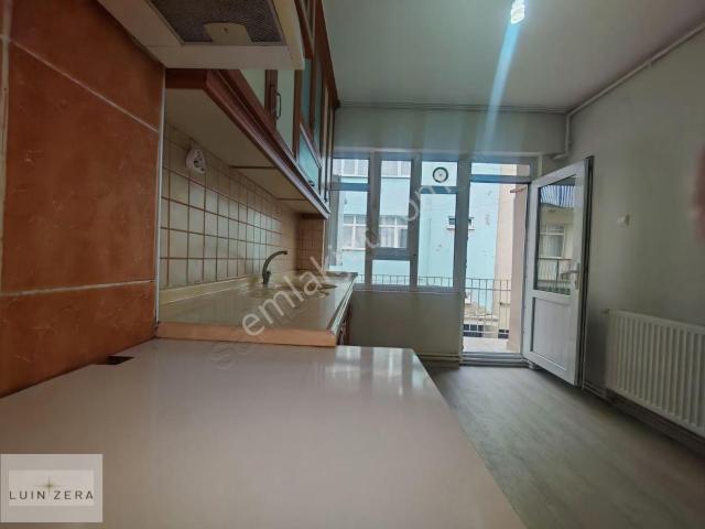 Sırakapılar Cami Mevkide 1.kat *110m2 Kombili Daire
