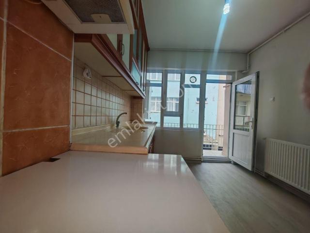 Hastane Karşısında 3.kat *80m2 /2+1* Suid Daire