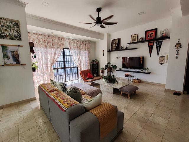 Scot Pine Duplex Pent House Well Maintain Freehold short walk UTAR