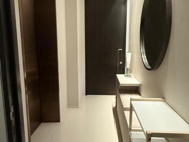 Scotts Square Condominium For Rent, $5,900, 1 Bed 1 Bath 635 sqft $9.29 psf