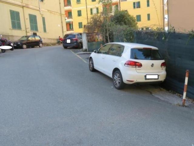 Scoperto in vendita a Genova