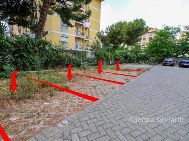 Scoperto in affitto a Genova