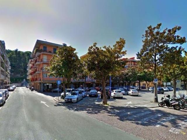 Scoperto in affitto a Sestri Levante