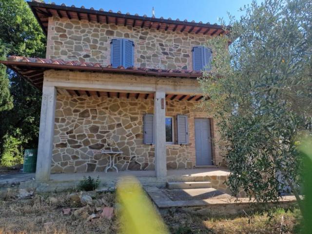 Scoprite questa splendida casa singola in vendita a circa 1. 214m² Lucignano