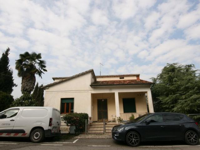 Scopri questa incantevole casa singola in vendita nel cuore. 188m² Torrita di Siena