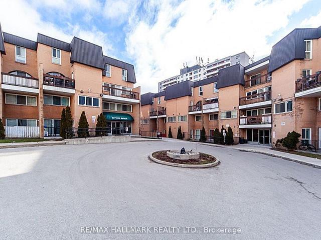 Scarborough Gem: 2br+den, Balcony, Close To Parks, Hwy 401