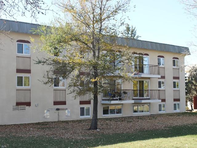 Scenic Heights Studio Apartment for Rent at 1613 Scenic Hts S, Lethbridge, AB T1K 1N4 Westminster