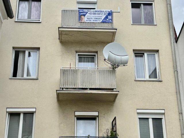 SCHULTZ IMMOBILIEN Gemütliche 2 Zimmer Wohnung im Dachgeschoss mit Fernblick!