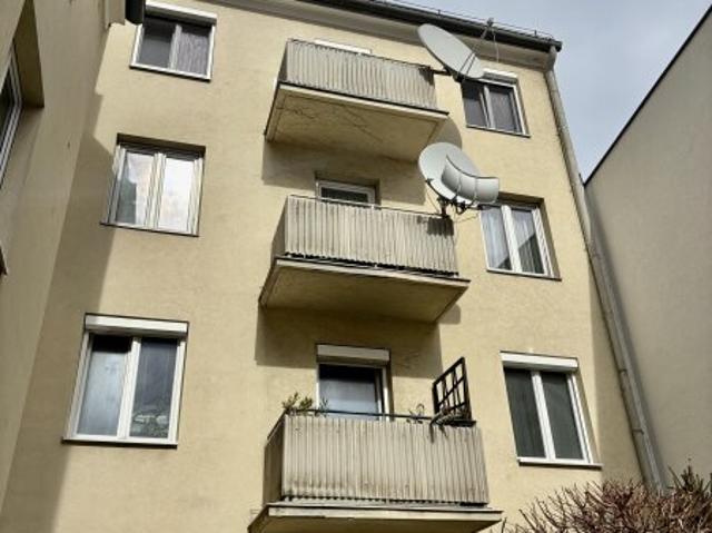 SCHULTZ IMMOBILIEN Gemütliche 2 Zimmer Wohnung im Dachgeschoss mit Fernblick!