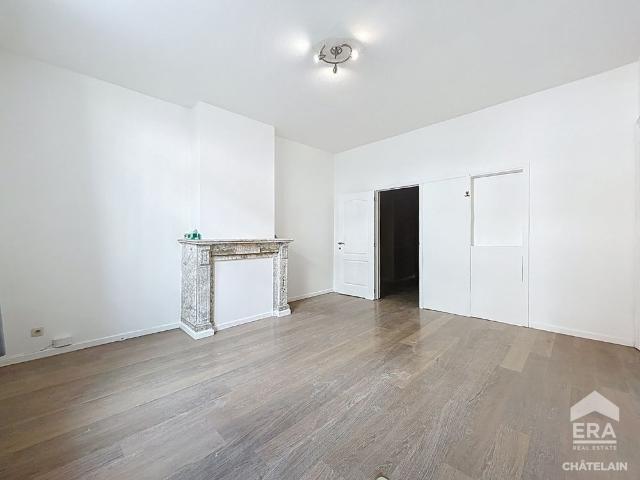 SCHUMAN APPARTEMENT 1 KAMER ONMEBELD