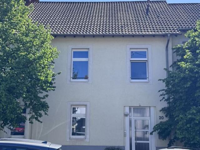 Schwalbach Elm: Separate EG Wohneinheit als ETW mit 2 Zimmern, Küche, Bad und Vorgarten