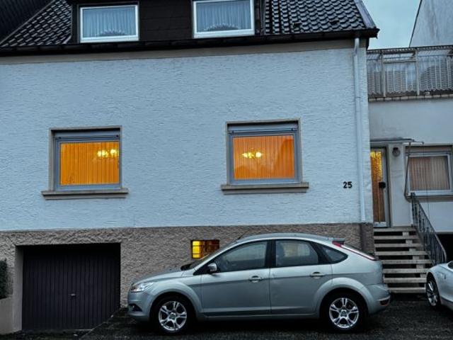 Schwalbach, TOP Lage: Ansprechendes Reihenhaus mit Garten und Garage, auf 384 m² Süd West Grundstück