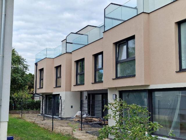 SCHWARZLACKENAU REIHENHAUS / NEUBAU ERSTBEZUG / TOP RUHELAGE !