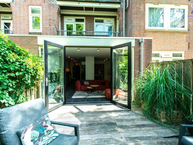 Schalk Burgerstraat | Oost | Ref 7145 | € 2.650 excl. bills | Available 6 September 31 May 2026
