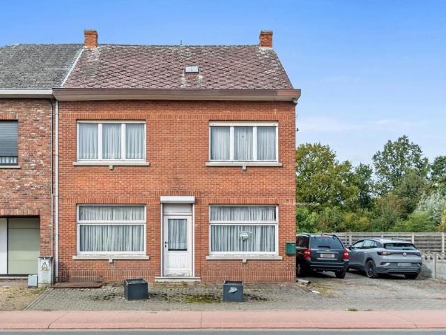SCHERPENHEUVEL ZICHEM Te renoveren 3 gevelwoning met weide