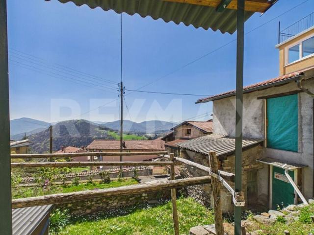 Stalla con potenziale abitativo collegabile a casa rinnovata