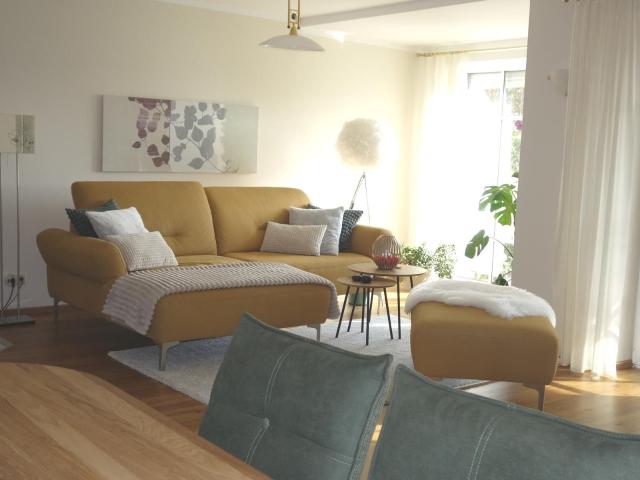 Schicke Maisonette Wohnung mit Garten und Carport