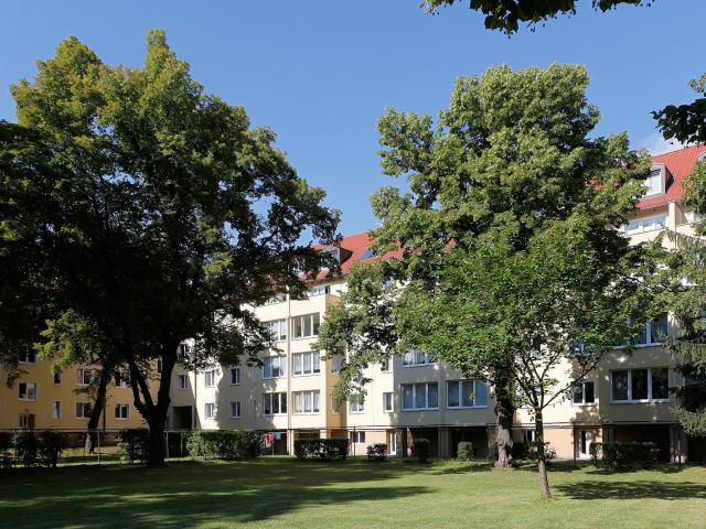 Schicke Dachgeschoss Wohnung mit 4 Zimmern